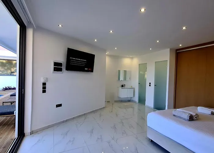 Sunny Place Hotel 4*