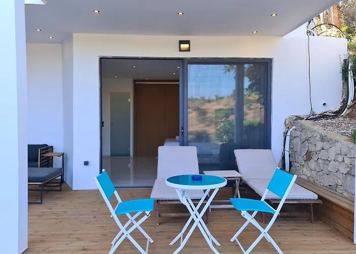 Sunny Place Hotel 4*